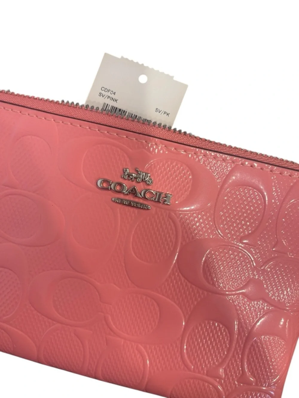 Coach NWT Patent Leather  Embossed Wristlet with Rainbow heart charm - Picture 7 of 12